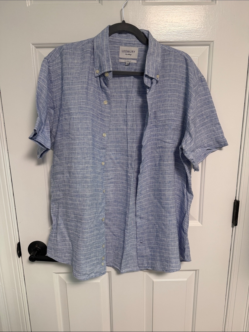 Ledbury Men’s Light Blue Short-Sleeve Linen Button-Up Shirt